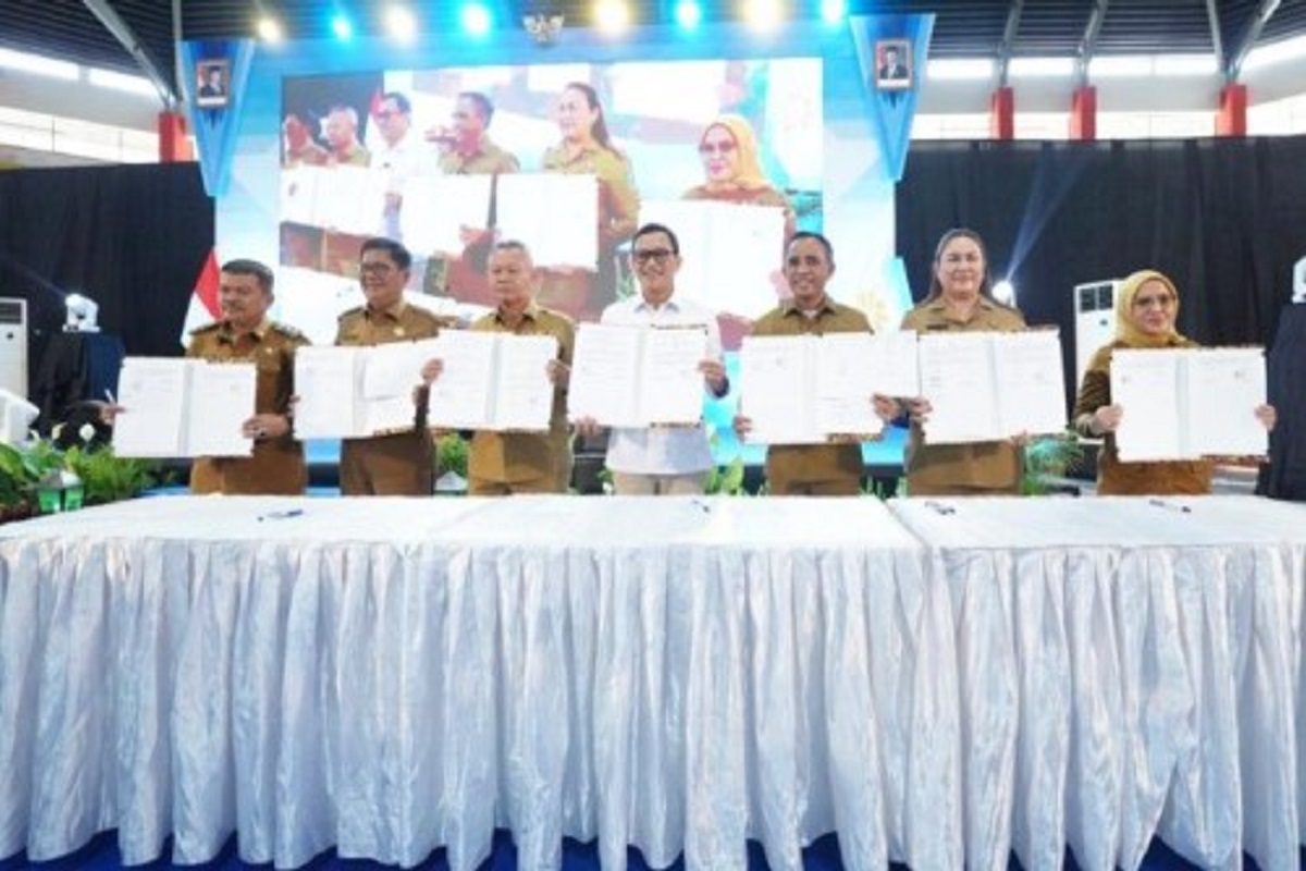Perkuat Pelindungan Pekerja Migran, Menteri P2MI dan 5 Pemda di Sulteng Teken MoU 