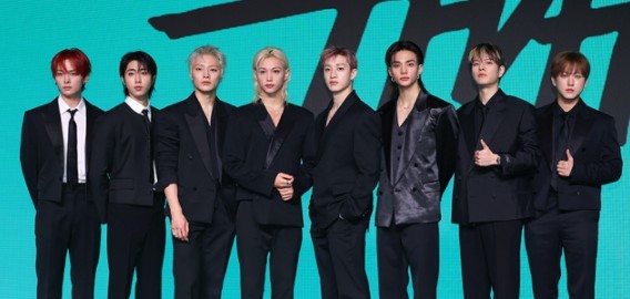 Terbaru dari STRAY KIDS: 9 Kali Berturut-turut Menduduki Peringkat No. 1 di 'Billboard 200'