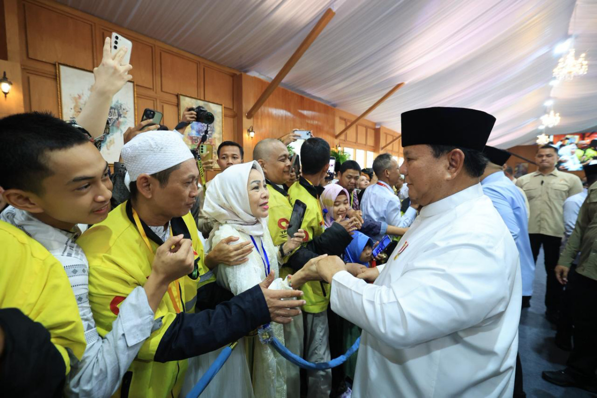 Harunya Driver Ojol! Pertama Kali Masuk Istana, Pulang Bawa Sembako dari Prabowo