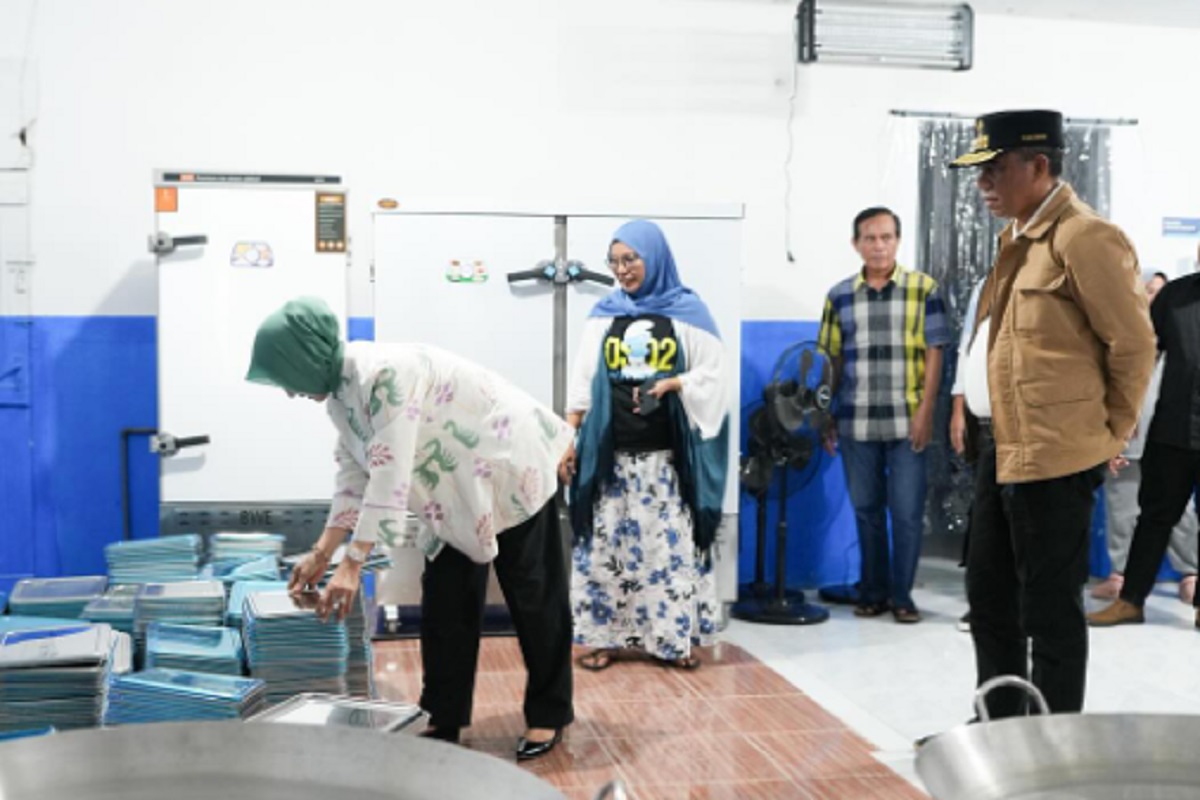 Gubernur Anwar Hafid Tinjau Dapur MBG: Komitmen Dukung Program Presiden Prabowo untuk Generasi Sehat