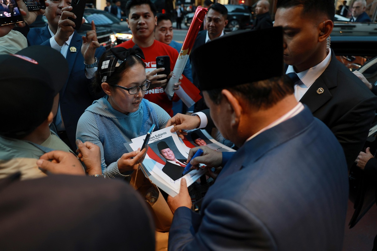 Kedatangan Prabowo Disambut Meriah, Diaspora RI di New York Antusias Berebut Foto