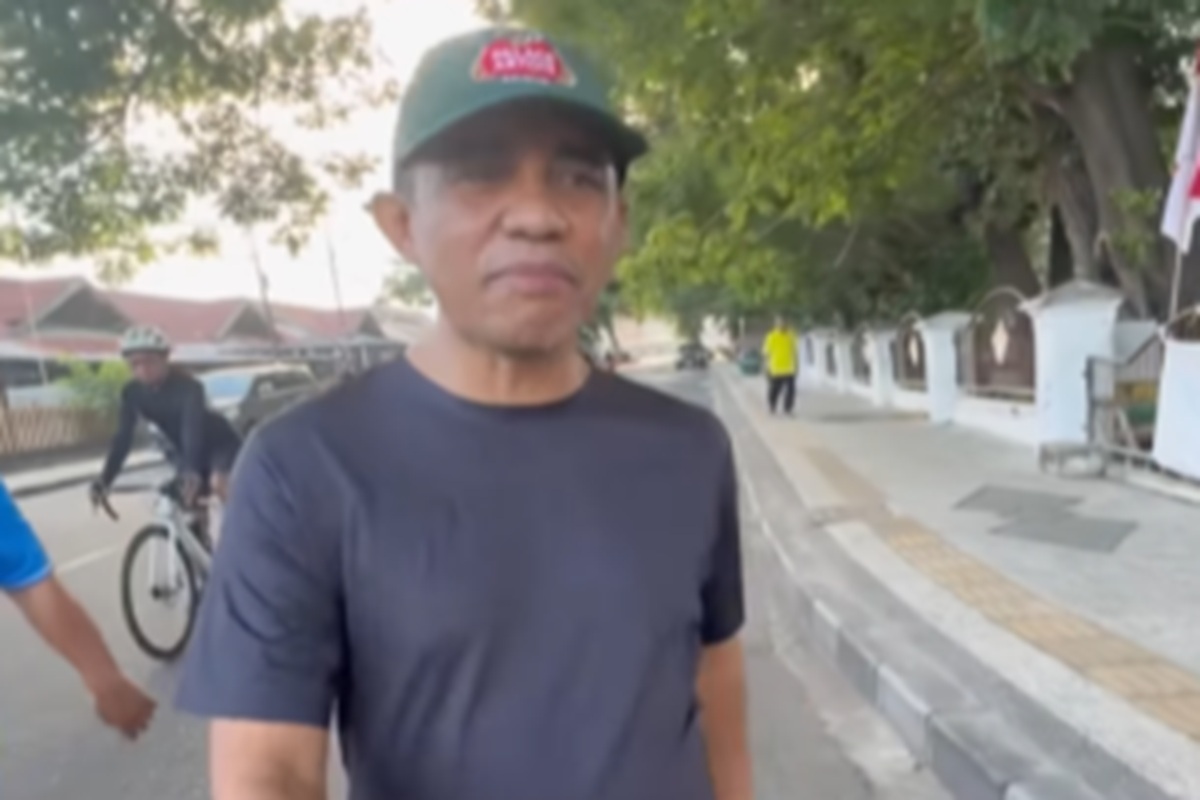 Usai Salat Subuh, Gubernur Anwar Hafid Awali Hari dengan Lari Pagi Keliling Kota Palu