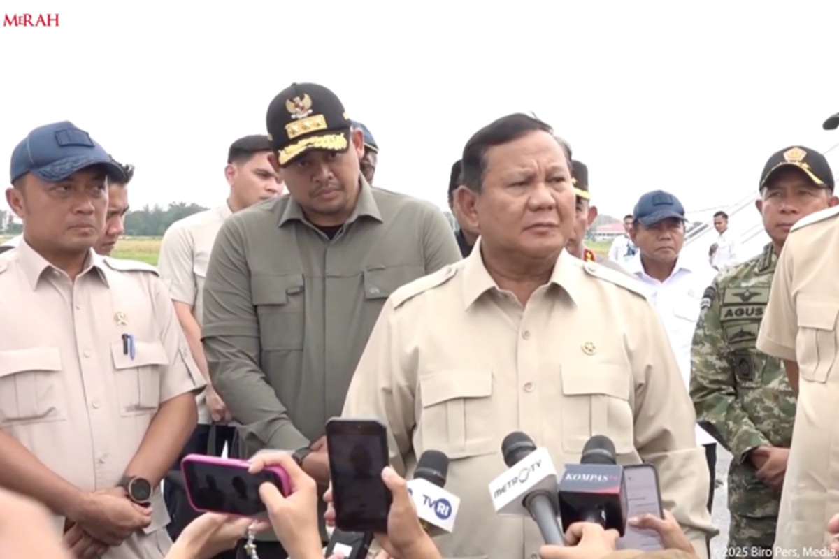TNI–Polri di Garis Depan, Prabowo Tekankan Percepatan Penanganan Bencana di Sumatera