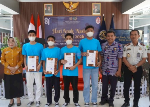 5 Anak Binaan Terharu Terima 'Hadiah' Spesial di Hari Anak Nasional!