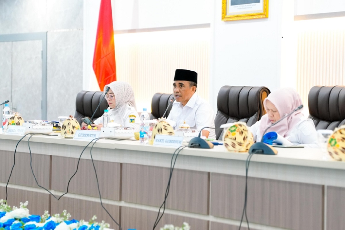 Gubernur Anwar Pimpin Evaluasi APBD 2025: Fokus Peningkatan PAD dan Pengawasan yang Disiplin