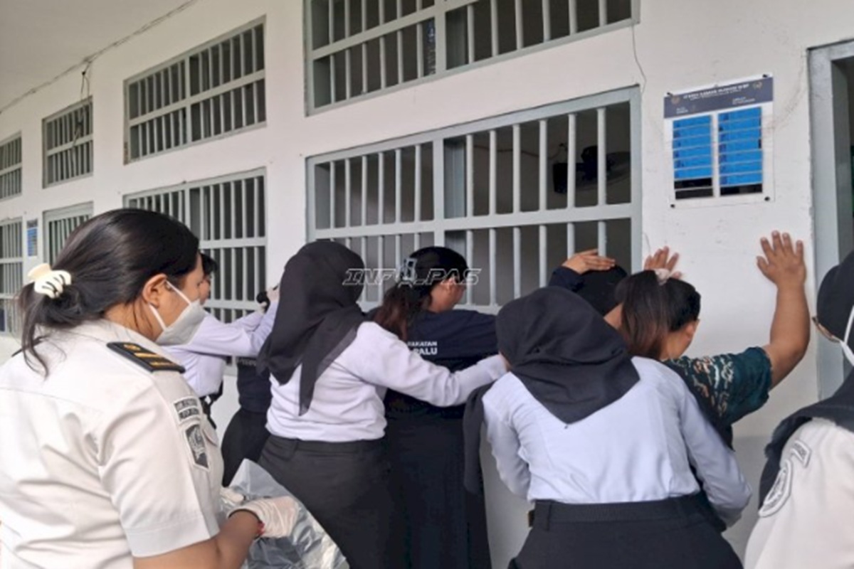 Razia Gabungan di Lapas dan LPKA Palu, Ditjenpas Sulteng Sikat Barang Terlarang