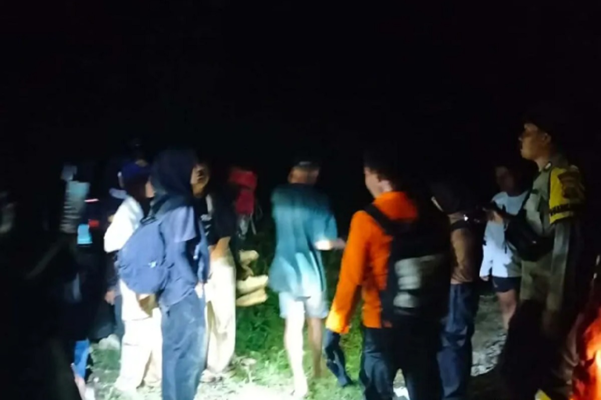 6 Pendaki Tersesat di Gunung Lamari Ampana Dievakuasi Selamat oleh Tim SAR