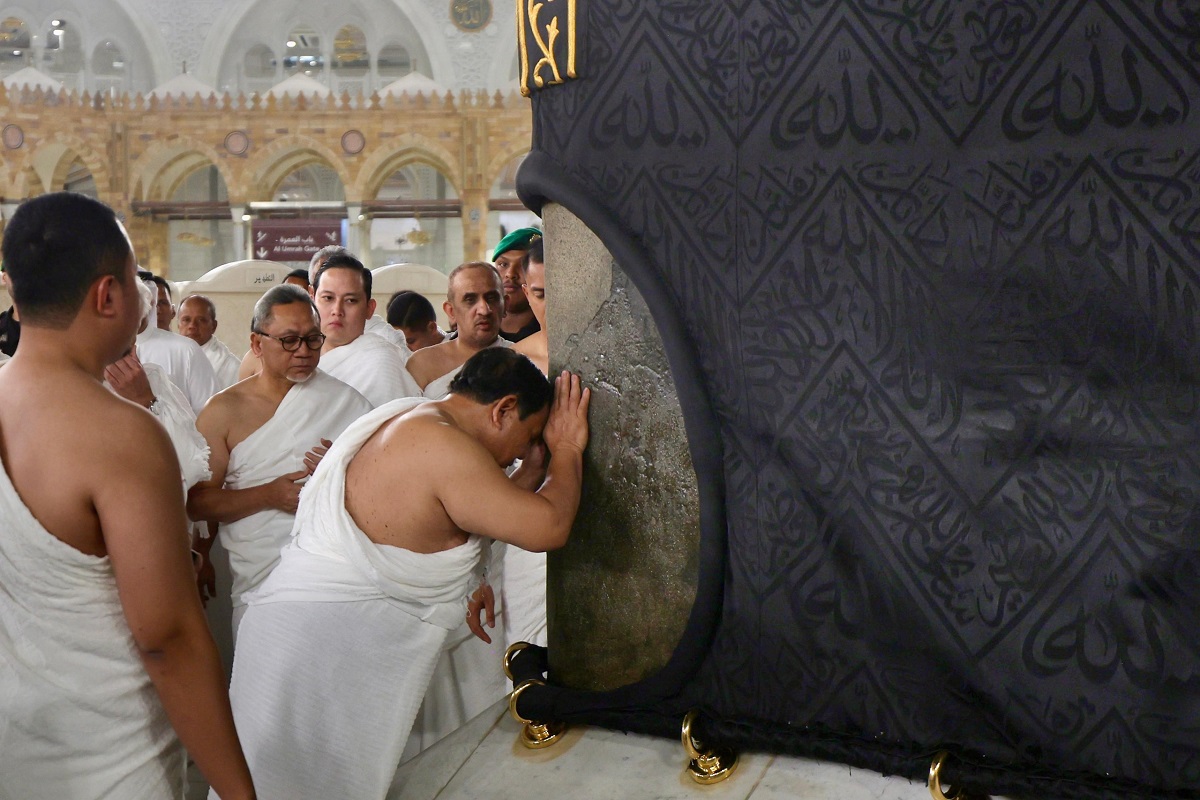 Prabowo Laksanakan Umrah dan Sapa Jemaah Indonesia di Mekkah