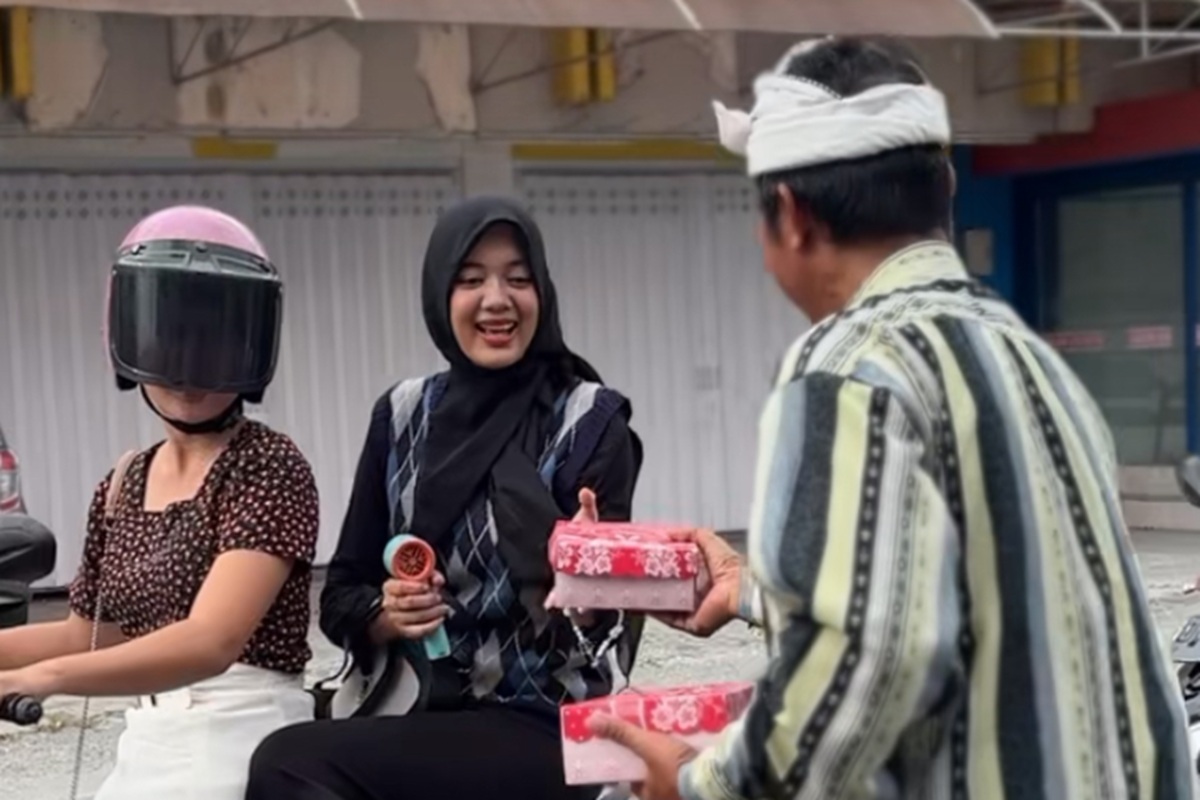 Sambut Nyepi 1948 Saka, Kemenag Poso Bagikan 200 Paket Takjil Lewat Aksi “Saka Boga Sevanam”