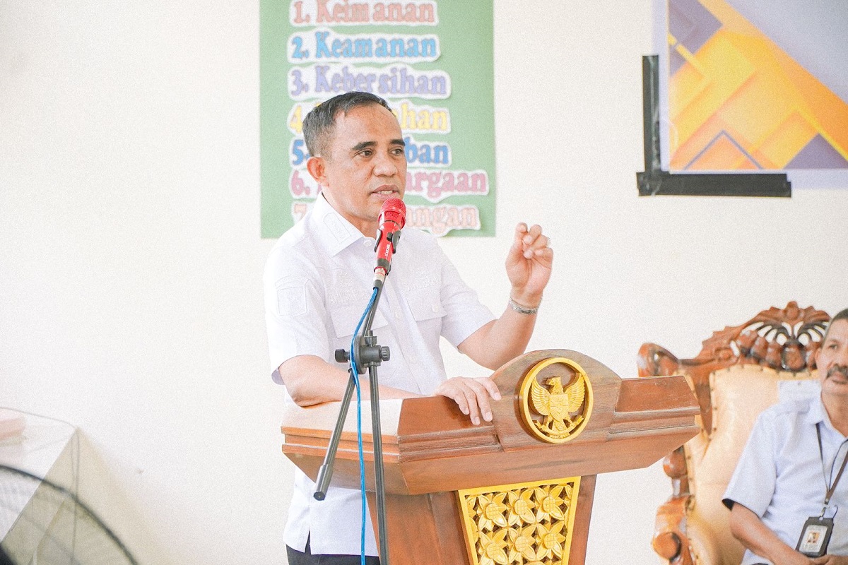 Gubernur Anwar Pastikan Jalan Masuk SMKN 8 Palu segera Diaspal