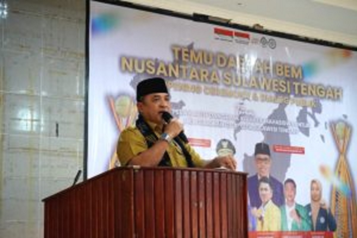 Kepala Kesbangpol Sulteng Hadiri Temu Daerah BEM Nusantara 2025, Wakili Gubernur dalam Dialog Publik