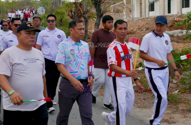 Semarak HUT ke-81 RI, Kanwil Ditjenpas Sulteng Ikuti Fun Walk Lintas Instansi
