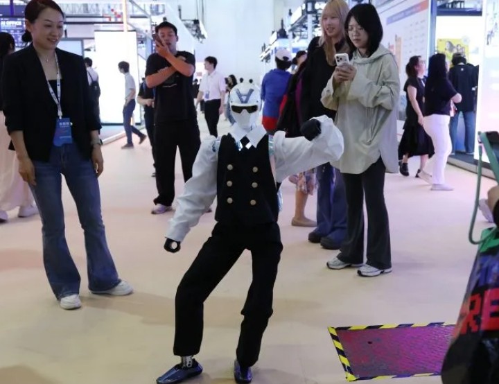 Produksi Robot Humanoid China Lampaui 100.000 unit di 2026