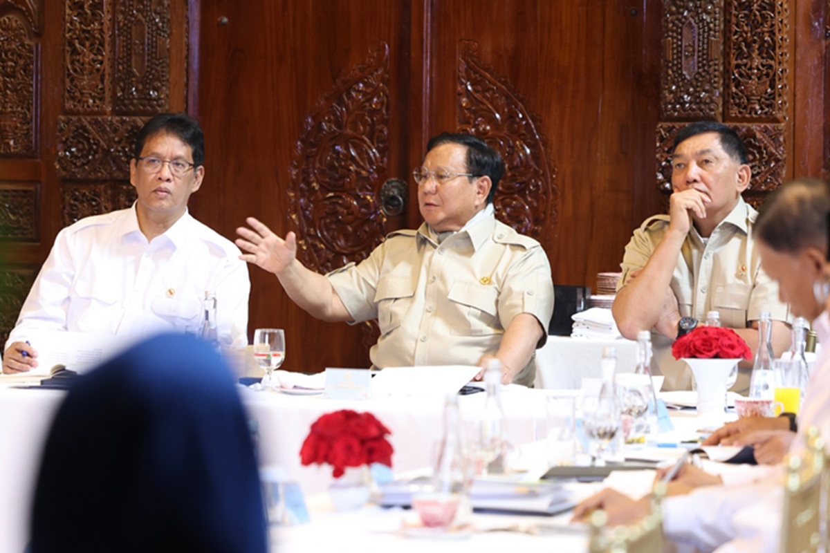 Prabowo Instruksikan Kemendiktisaintek Siapkan 2.000 Profesional Muda untuk BUMN dan Swasta Nasional