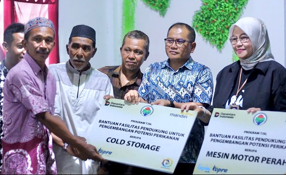 Bank Mandiri Dukung Sektor Perikanan Nelayan di Desa Bukamog Sulawesi Tengah dengan Alat Bantuan Tangkap Ikan 