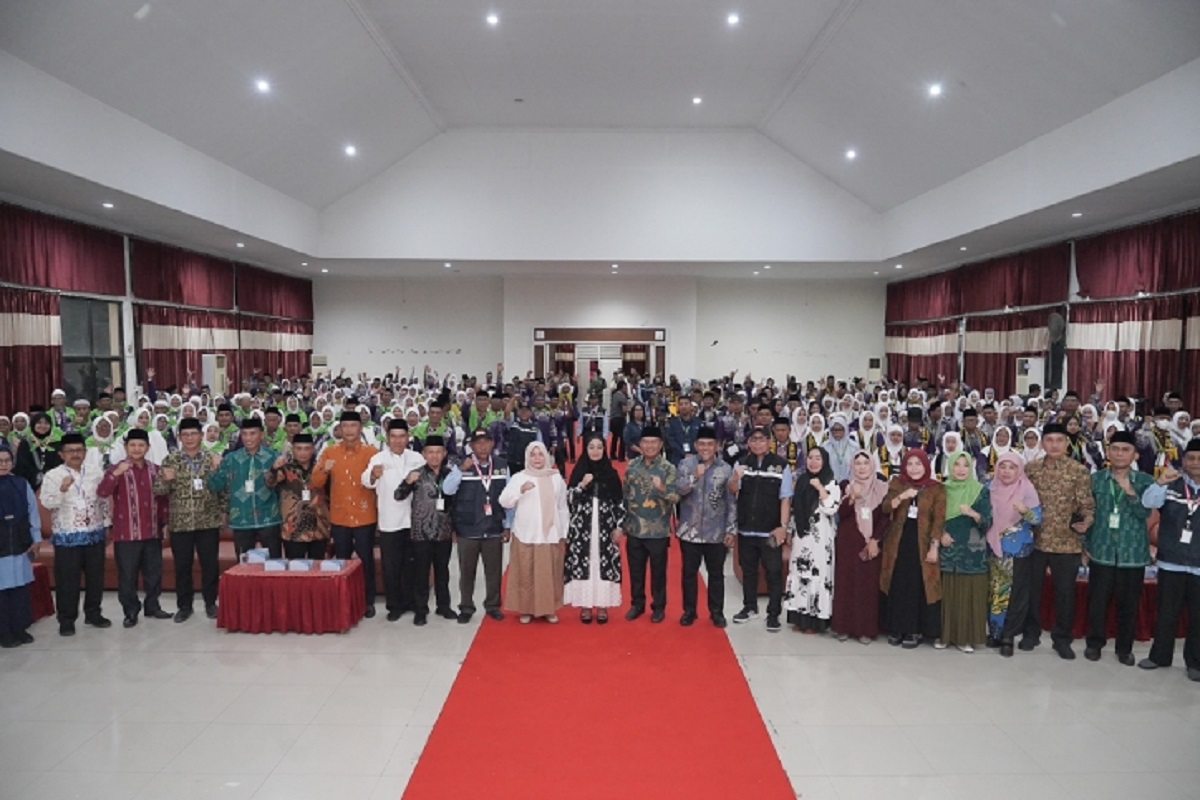 1.994 Calon Jemaah Haji Asal Sulteng Dilepas, Sekda: Doa Bapak dan Ibu di Tanah Suci Makbul