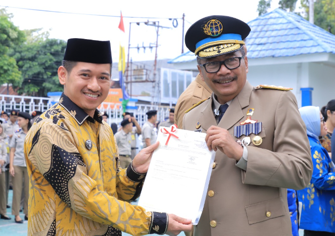 BPN Sulteng Serahkan 50 Sertipikat Tanah Elektronik