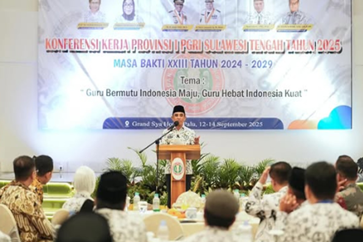 Gubernur Sulteng Janji Hadiah Umrah bagi Guru Berprestasi