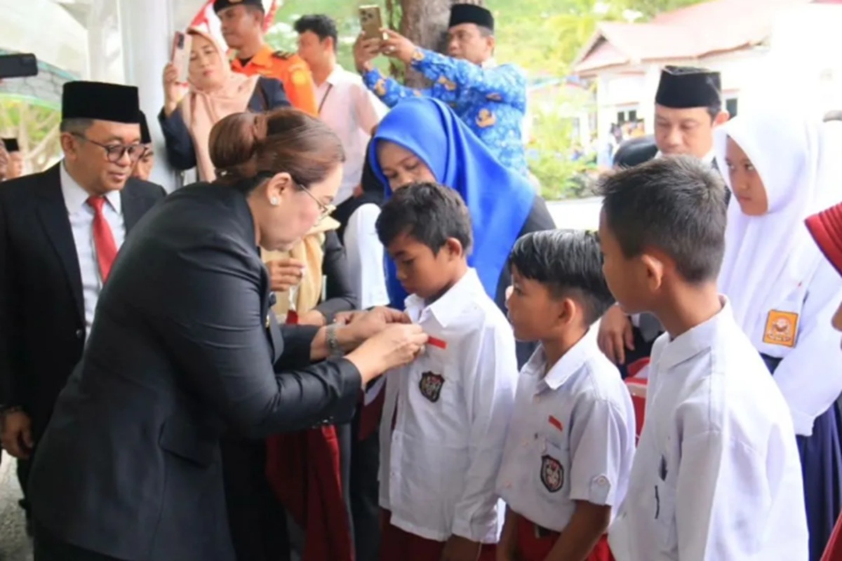 Pemkab Donggala Pastikan Program Seragam Sekolah Gratis Tepat Sasaran