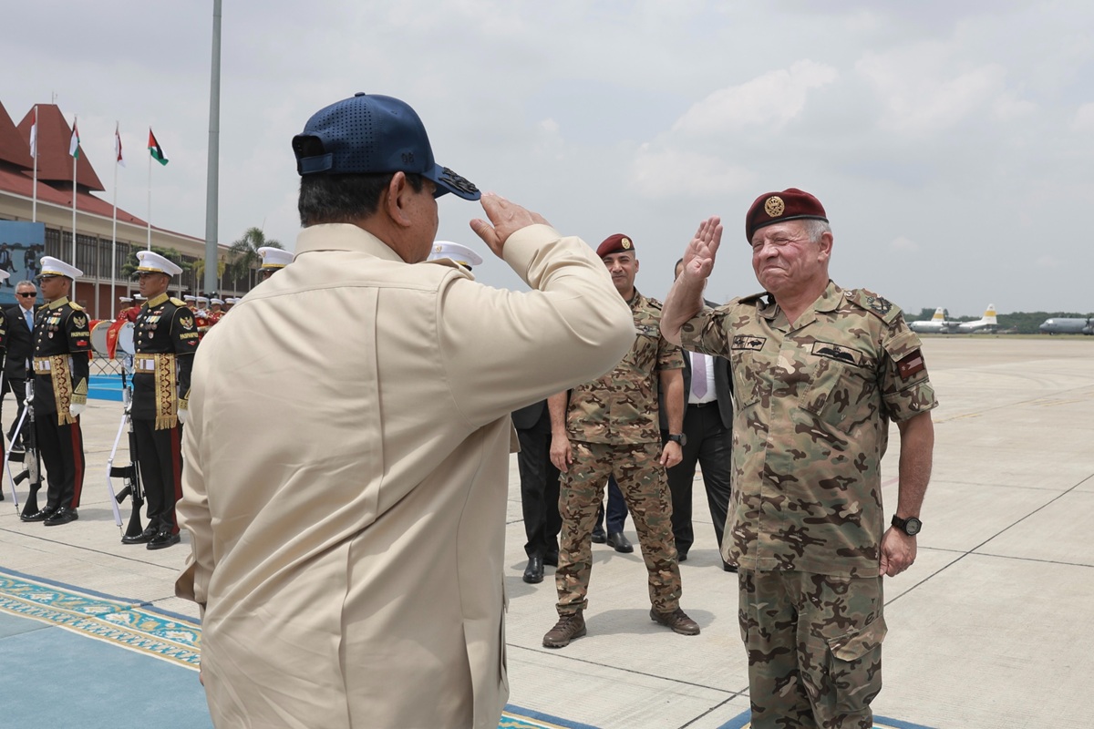 Prabowo Antar Kepulangan Raja Abdullah II, Jet Tempur Kawal Langit Jakarta