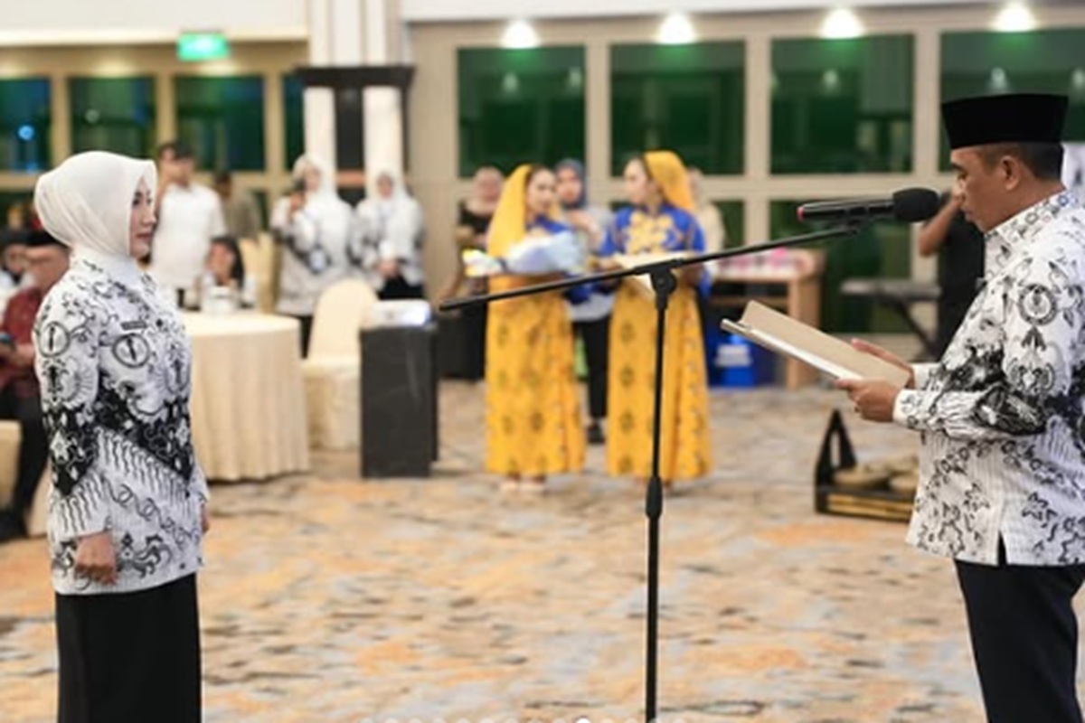 Gubernur Sulteng Kukuhkan Sry Nirwanti Bahasoan sebagai Ibunda Guru