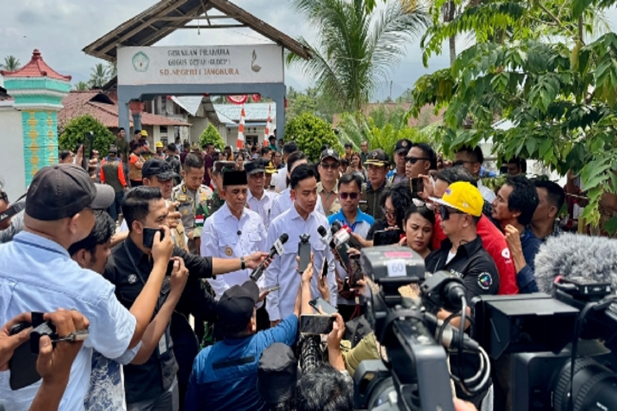 Tinjau Desa Tangkura Pascagempa, Wapres Pastikan Anak-anak Tetap Dapat Hak Belajar
