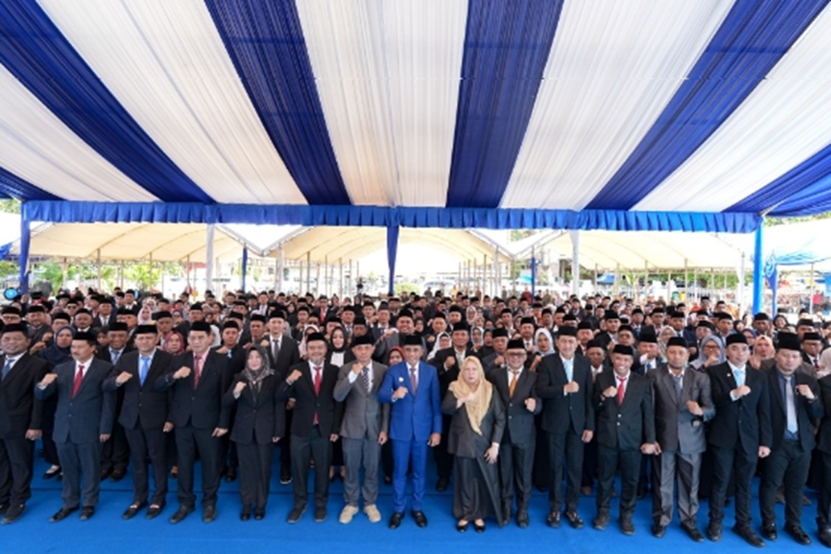 Lantik 389 Pejabat, Gubernur Anwar Hafid Tekankan Data Akurat, Digitalisasi, dan Merit System