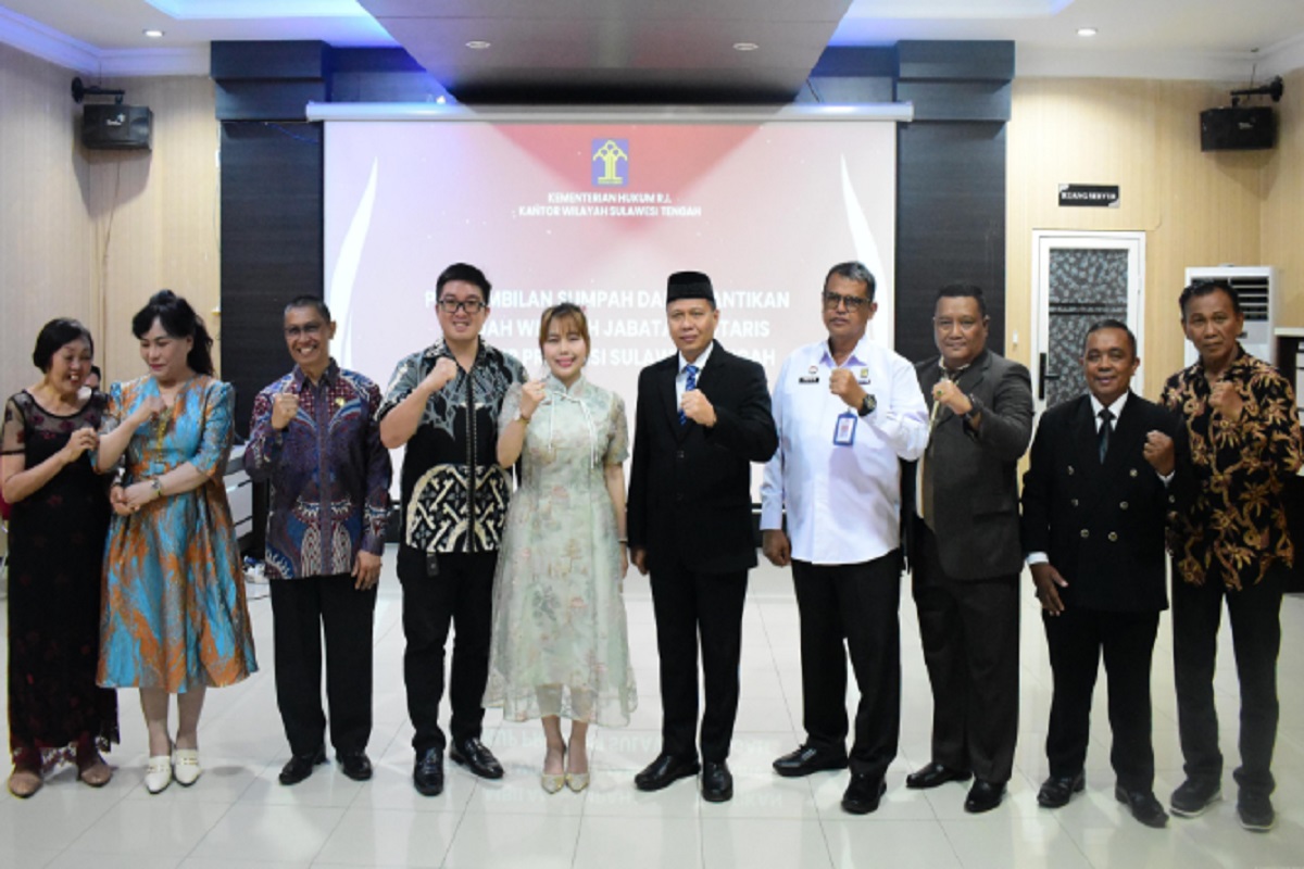Kanwil Kemenkum Sulteng Lantik Notaris Pindah Wilayah di Parigi Moutong