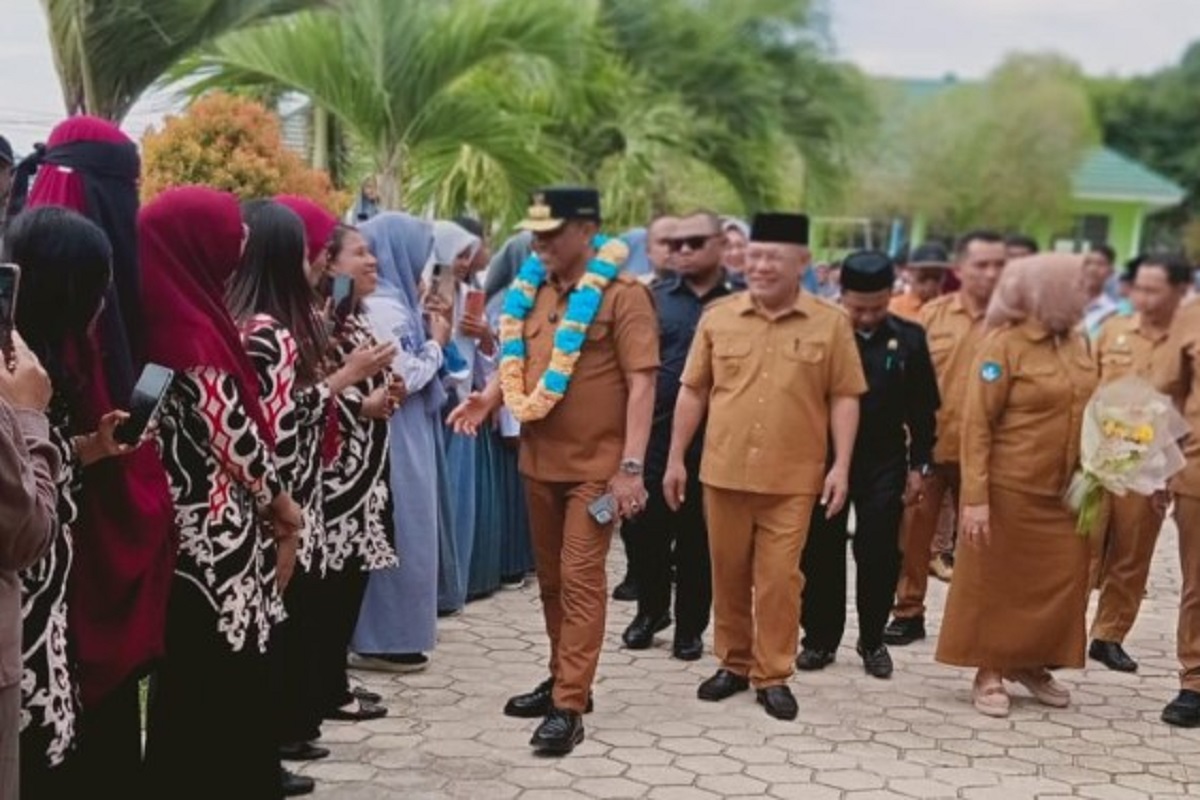 Gubernur Anwar Tegaskan Komitmen Majukan Pendidikan di Banggai Kepulauan