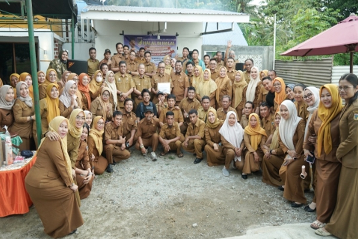 Haru di Halalbihalal Dinas Koperasi Sulteng, ASN Purna Bakti Dilepas Penuh Penghargaan