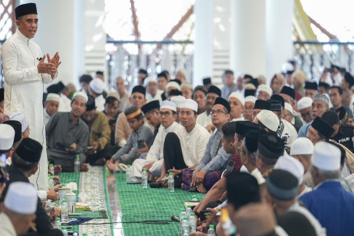 Masjid Raya Baitul Khairaat Dipadati Jemaah, Gubernur Sulteng Serukan Perbaikan Diri