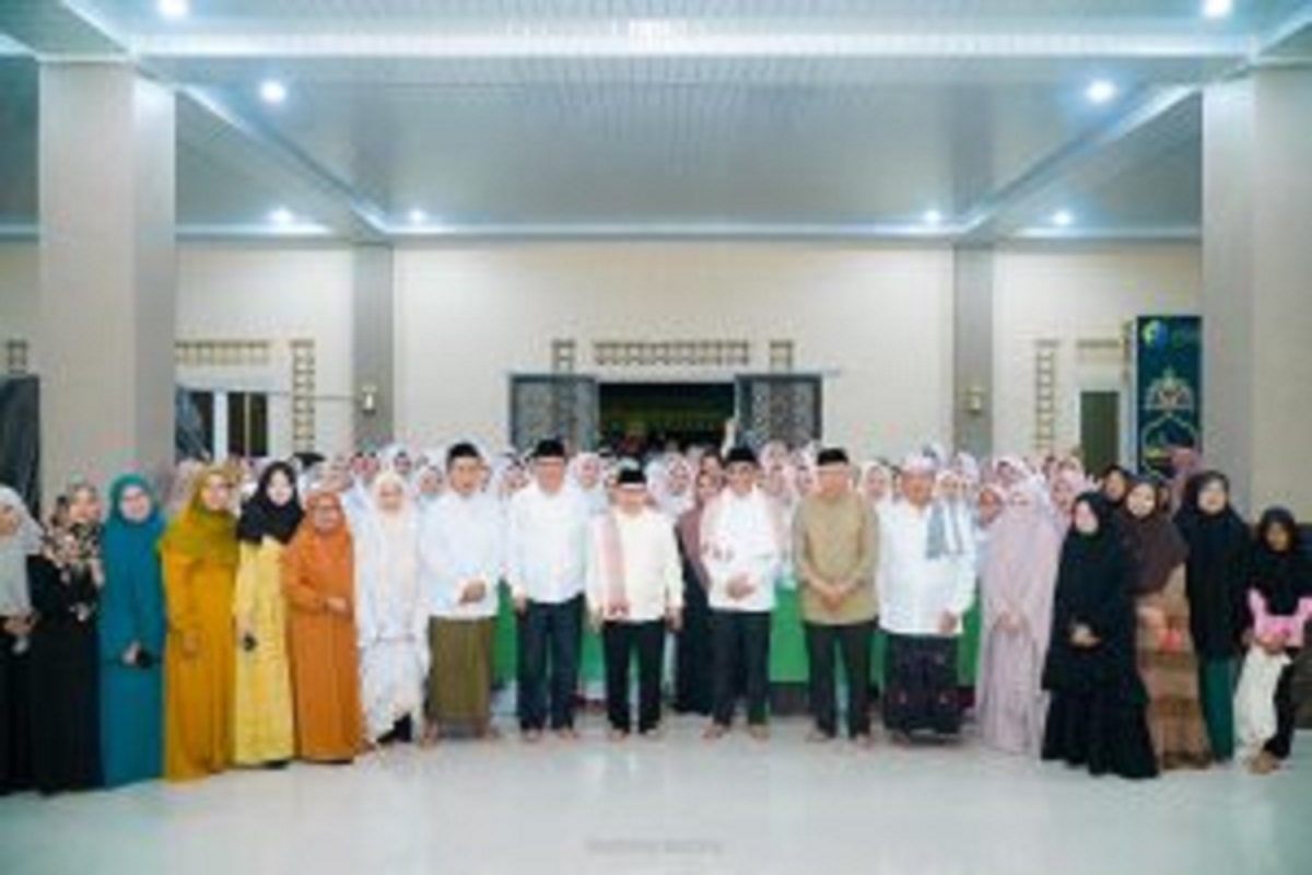 Di Hadapan Gubernur Sulteng, KH Ahmad Muthohar Jelaskan Perjalanan Ponpes Darussalam dari Lahan Pinjaman