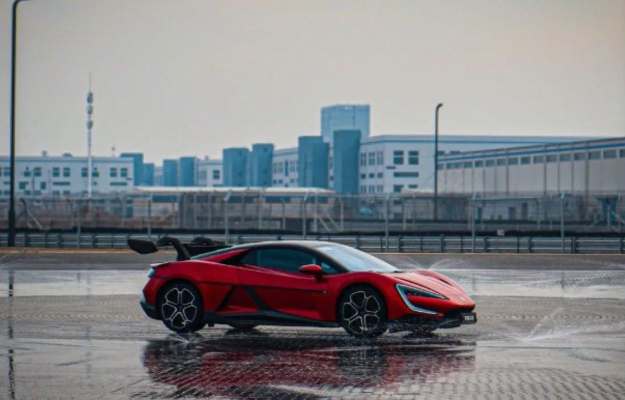 Viral! NEV BYD Masuk Formula 1 jadi Sorotan