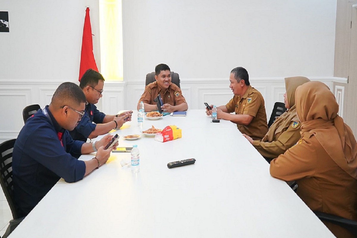 Diskominfosantik Sulteng dan Telkomsel Bahas Penguatan Jaringan Seluler di Kawasan Transmigrasi