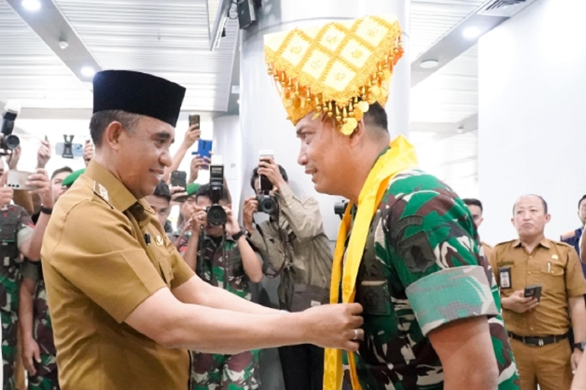 Gubernur Anwar Hafid Sambut Pangdam XXII/Palaka Wira yang Baru Tiba di Palu
