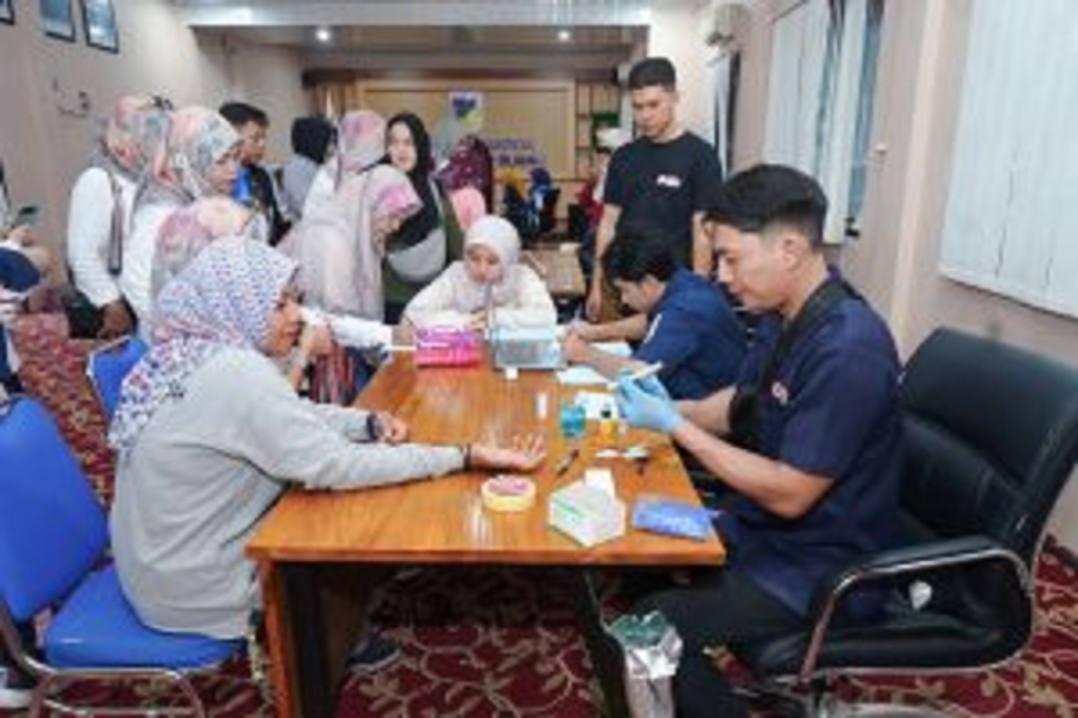Kolaborasi DWP Sulteng Gelar Donor Darah dan Senam Bersama Peringati Hari Bakti PU dan HUT DWP