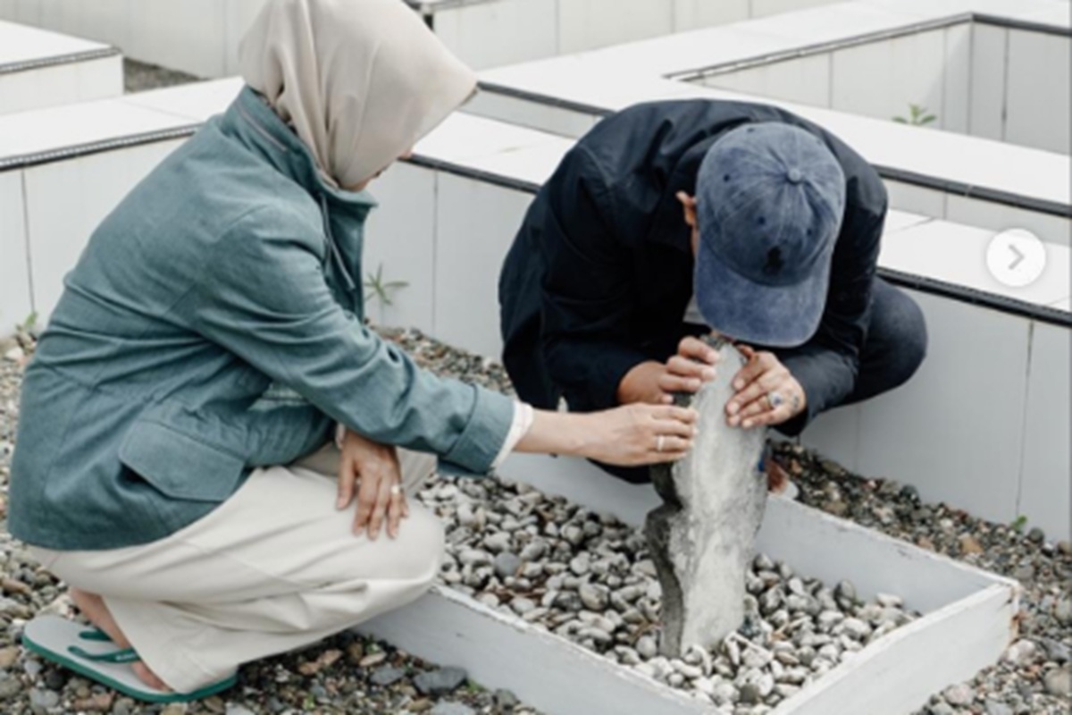 Ziarah Lebaran, Anwar Hafid Kenang Orang Tua: Doa Tak Pernah Terputus