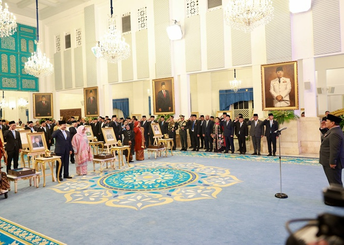 Prabowo Anugerahkan Gelar Pahlawan Nasional kepada 10 Tokoh, dari Gus Dur hingga Soeharto