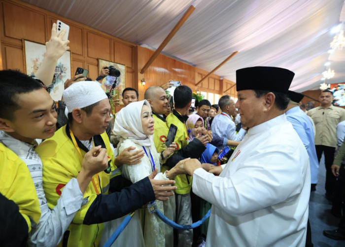 Harunya Driver Ojol! Pertama Kali Masuk Istana, Pulang Bawa Sembako dari Prabowo