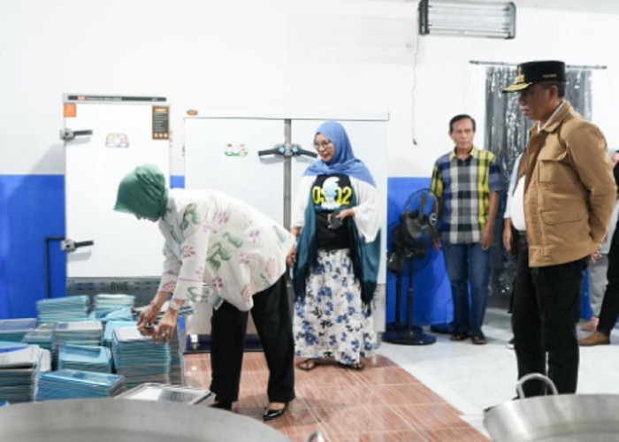 Gubernur Anwar Hafid Tinjau Dapur MBG: Komitmen Dukung Program Presiden Prabowo untuk Generasi Sehat