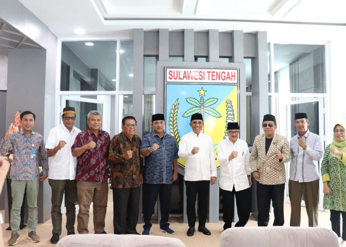 Pengukuhan Tim KAWAN SOSPOL untuk Perkuat Stabilitas Sosial Politik Sulawesi Tengah