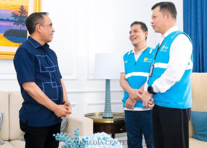 Gubernur Anwar Percepat Penyalaan Listrik di Desa-desa Terpencil