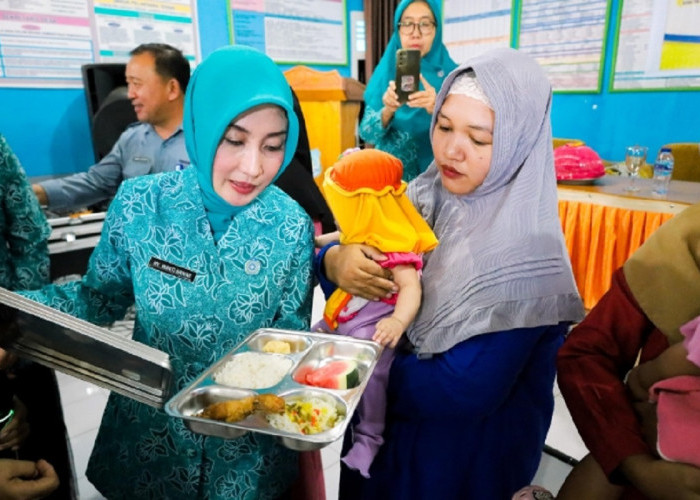 Ketua TP-PKK Sulteng Distribusikan Langsung Makanan Bergizi untuk Anak-anak di Banggai Kepulauan