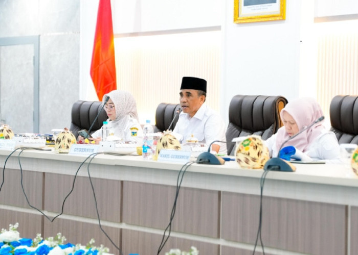 Gubernur Anwar Pimpin Evaluasi APBD 2025: Fokus Peningkatan PAD dan Pengawasan yang Disiplin