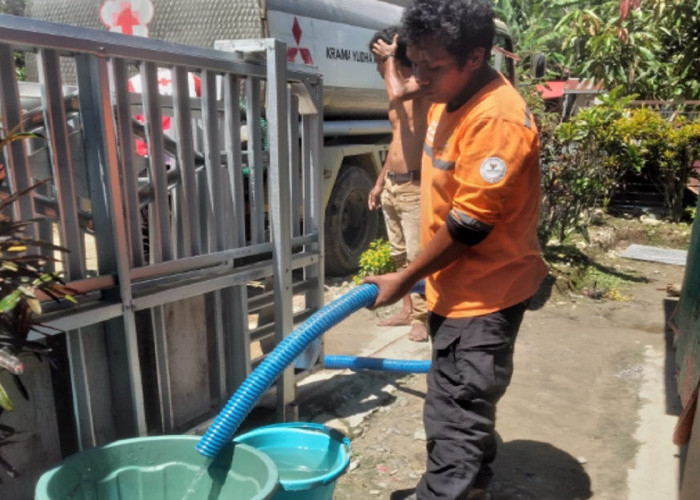 BAZNAS Distribusikan 10 Ribu Liter Air Bersih bagi Korban Gempa di Sulteng