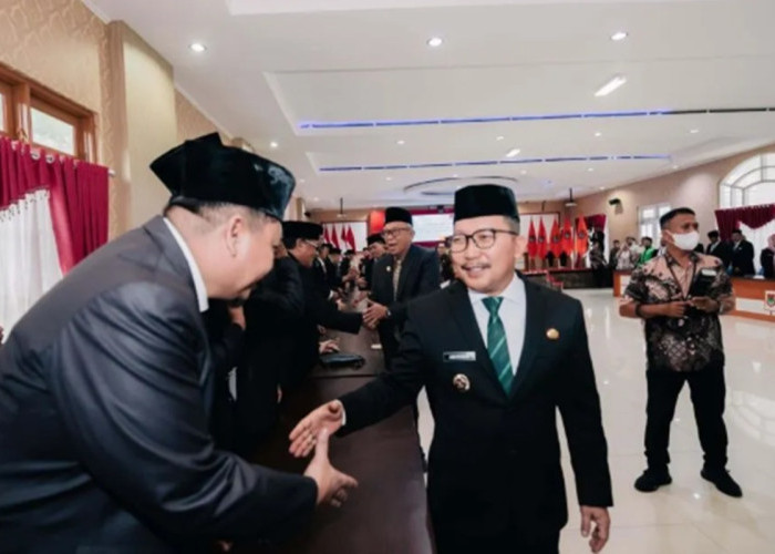 Rotasi 10 Pejabat Eselon IIb, Bupati Banggai Tekankan Integritas dan Kinerja