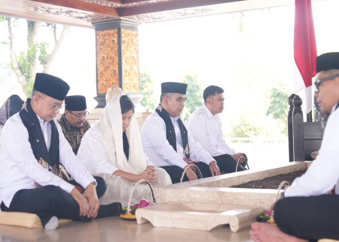 Jelang HUT RI ke-81! Pimpinan MPR Ziarah ke Makam Bung Karno