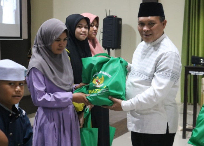 Kanwil Kemenag Sulteng Peringati Lebaran Yatim dan Bagikan Bingkisan
