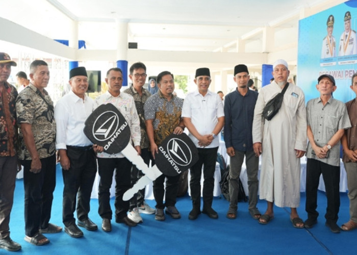 Tahap Kedua Berani Sehat, Gubernur Sulteng Salurkan 12 Ambulans ke Rumah Ibadah dan Yayasan