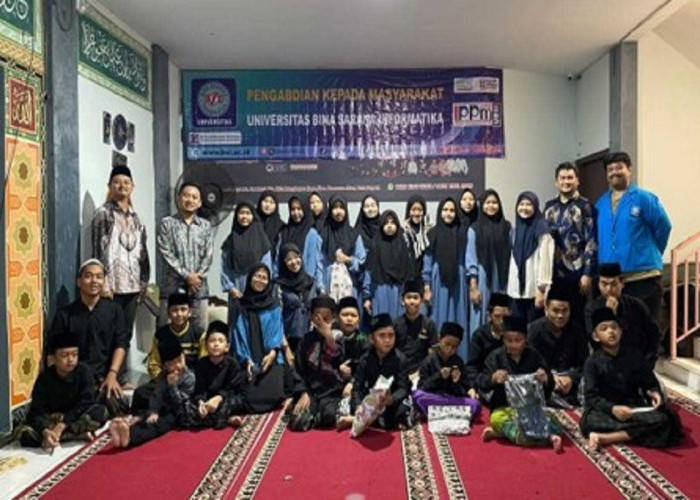 UBSI Latih Remaja Panti Asuhan Sakinah Depok Teknik Presenter Podcast